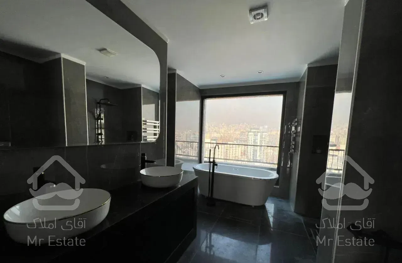 320 متر پنت ١٠ ساله در زعفرانیه