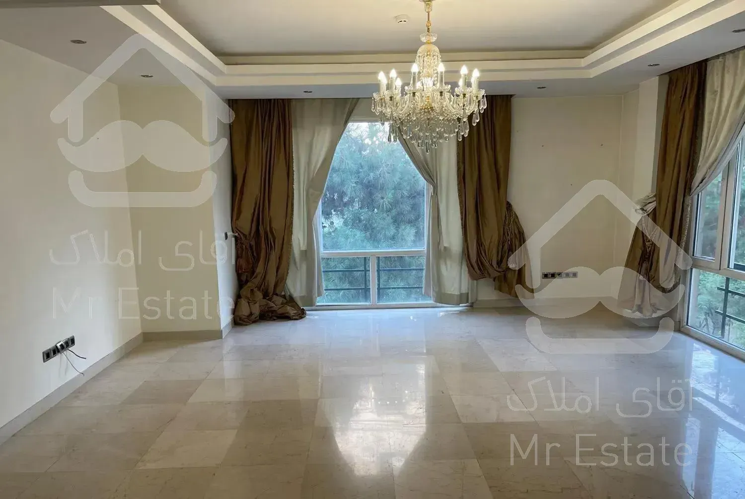 175 متر  قلهک