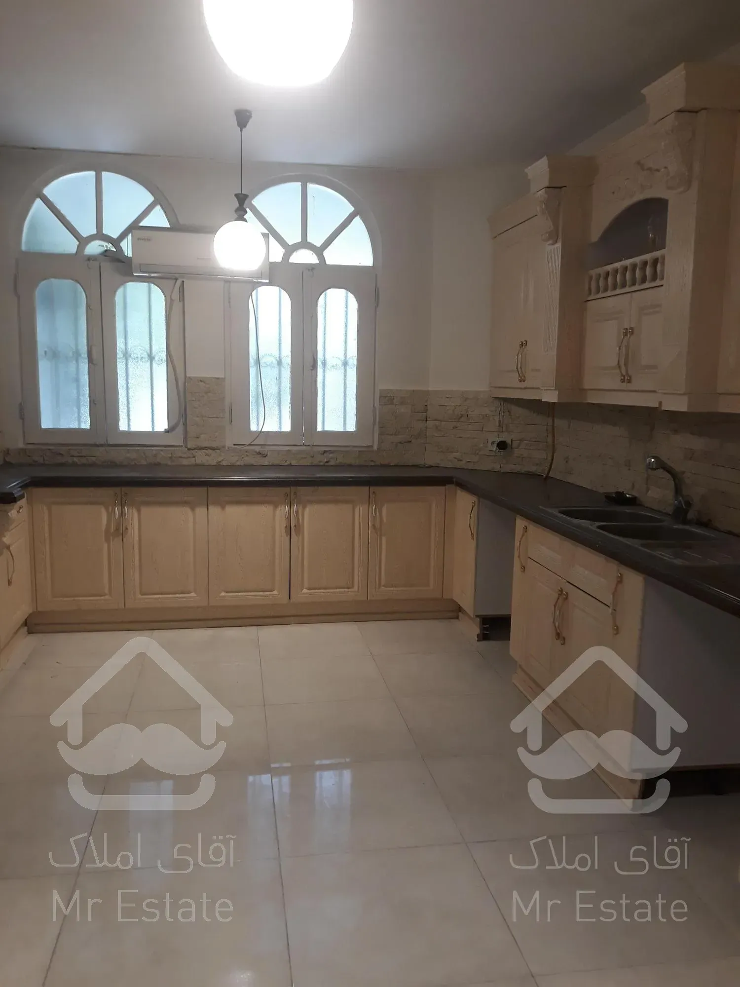 اجاره و رهن ویلا زعفرانیه 270  متر اکازيون