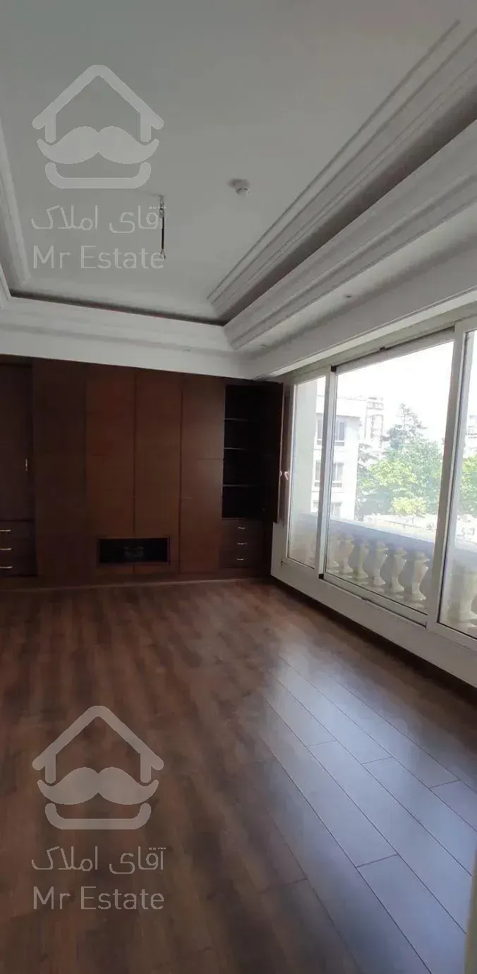 آپارتمان ۲۰۰ متری در کامرانیه/مشاعات آبی و3پارکینگ