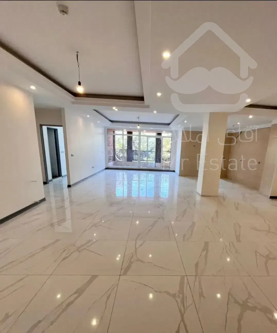 ۱۵۰متری نوساز روبه افتاب شیک و مرتب