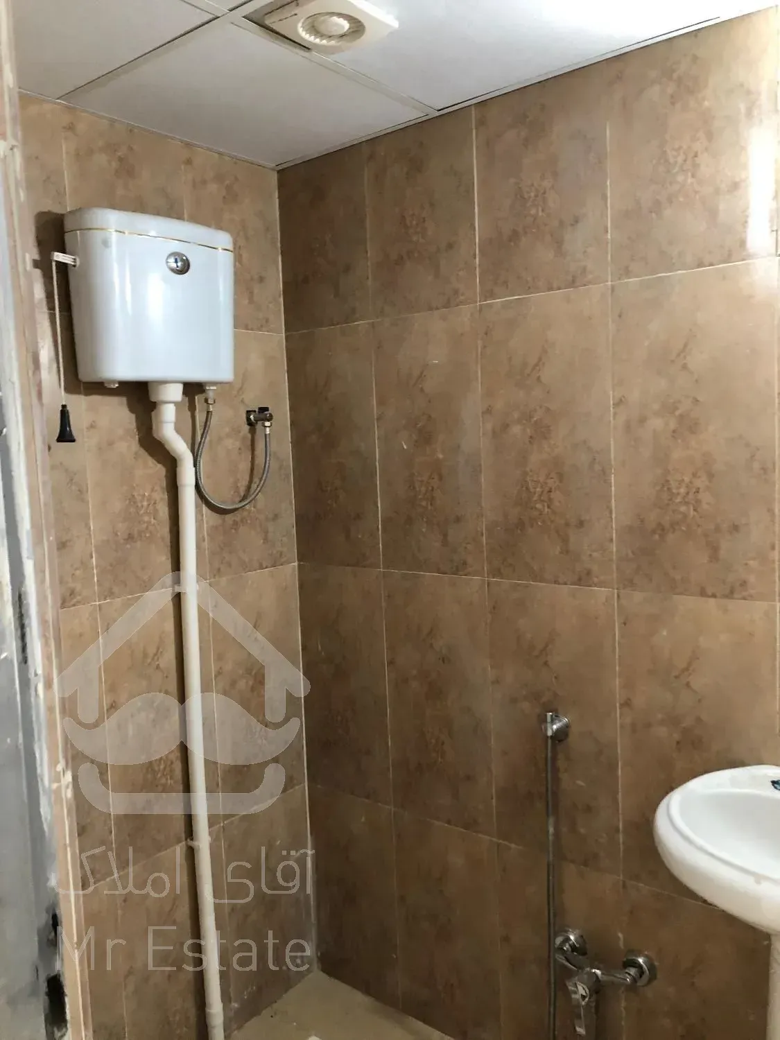 برج افق ۳ شهرک شهید بهشتی ۹۷ متری