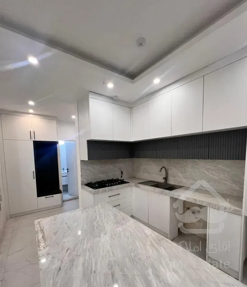 ۷۷متر/اسانسور/سامانیه/زیر صارمی