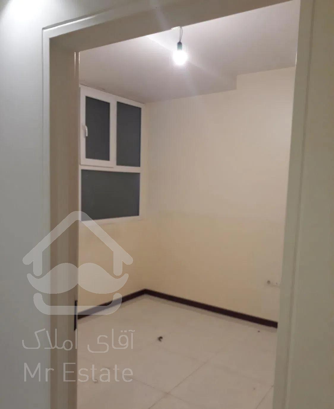 آپارتمان ۸۴ متری دو خواب با حیاط خلوت و بالکن