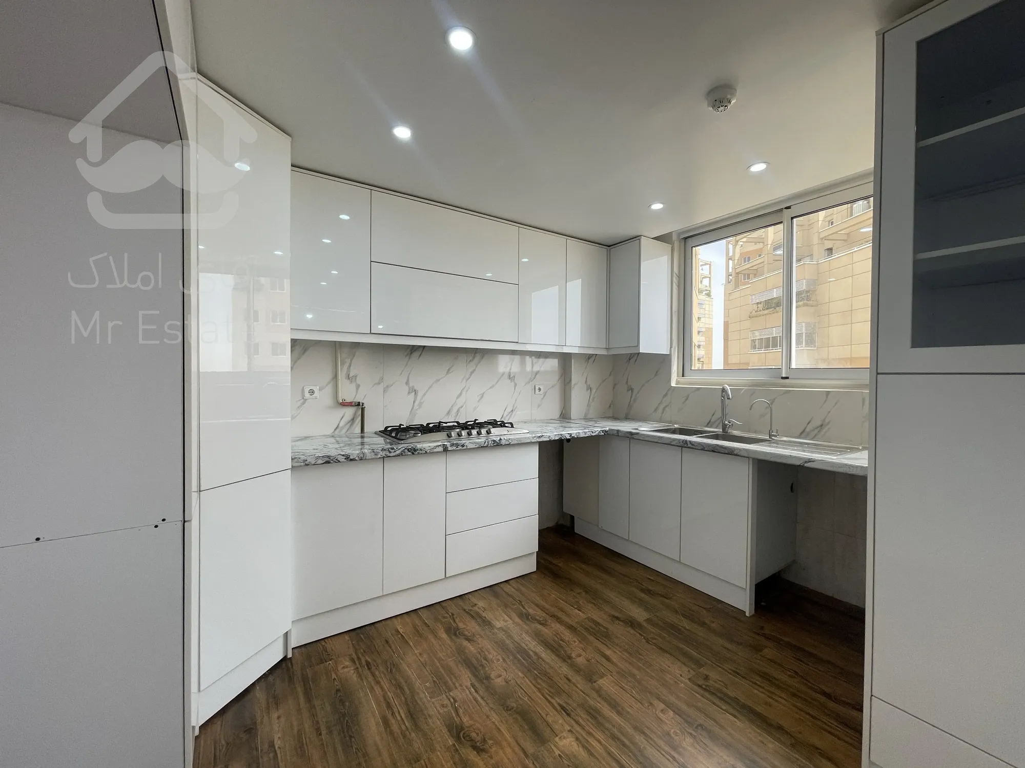 ۱۲۵ متر ۳ خواب برج مجلل عرفان