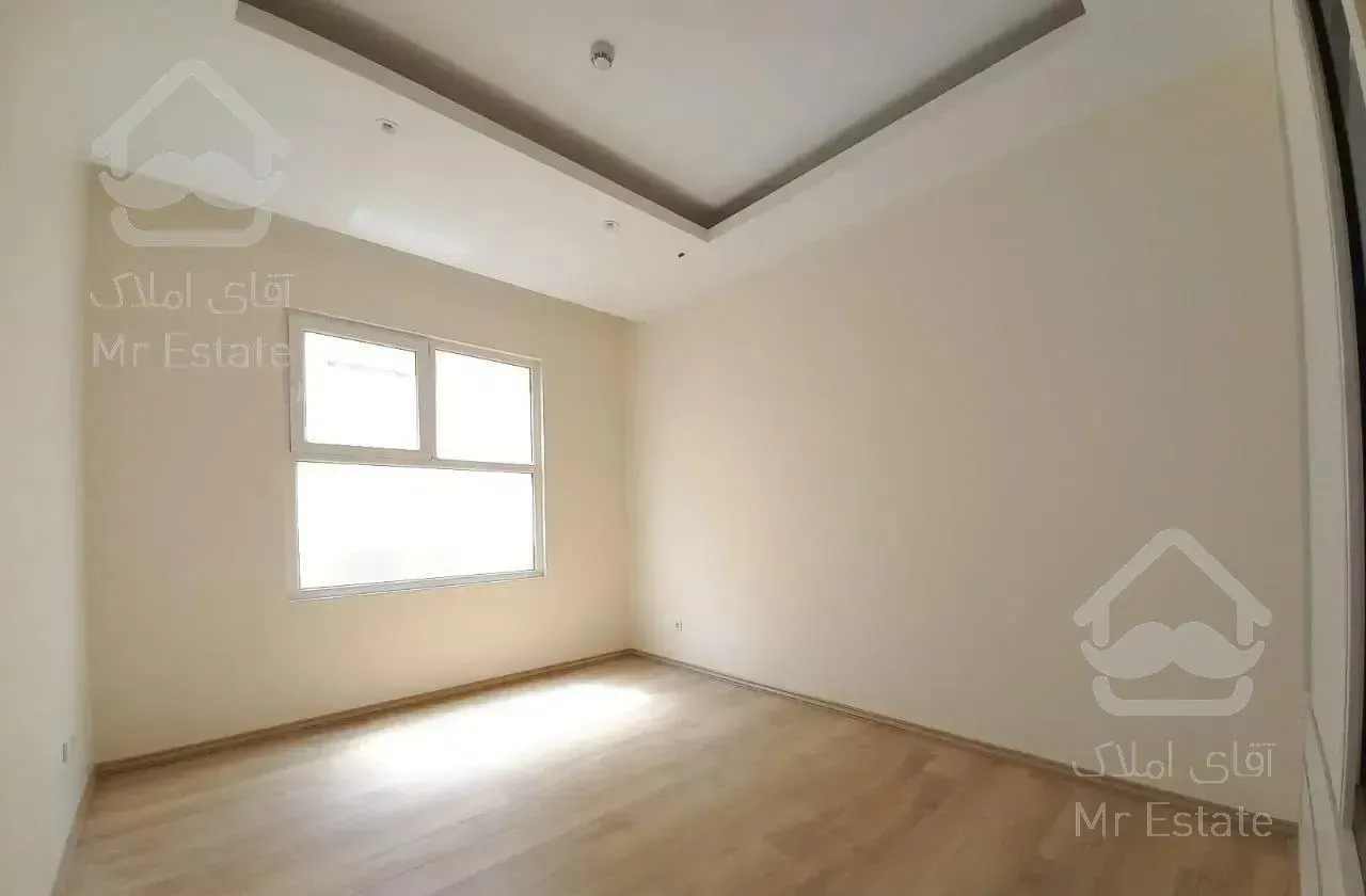 209 متر/چسبیده به فضای سبز/2 پارکینگ سندی