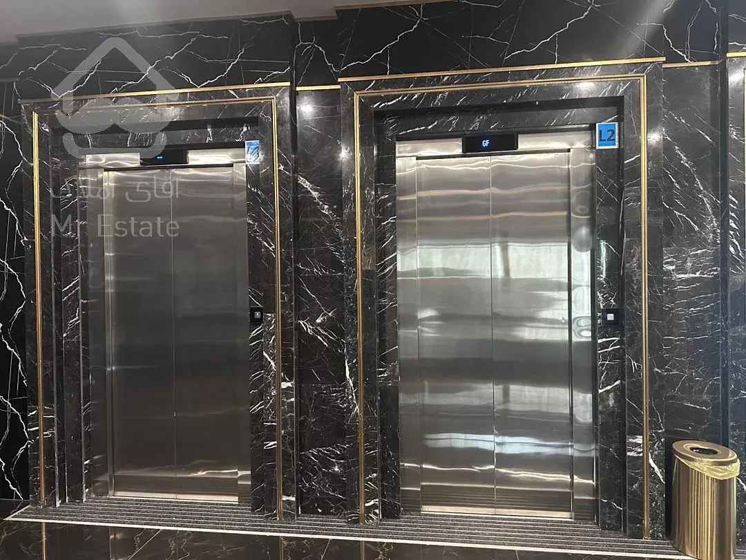 33متر تجاری  در مرکز تجاری رونیکا مال هروی / جنب مترو