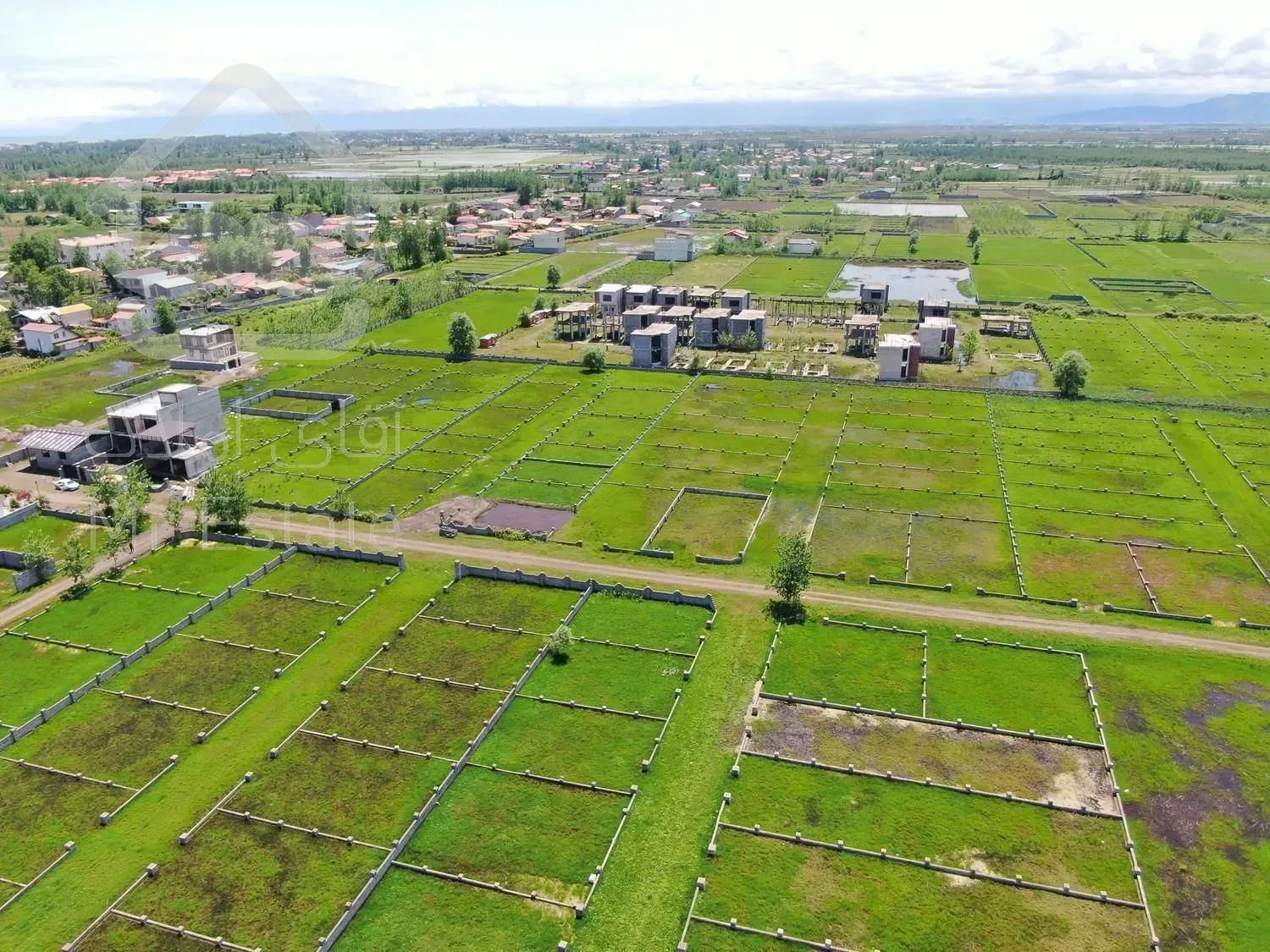 زمین شهرکی مسکونی سنددار با انشعاب 5 دقیقه تا دریا