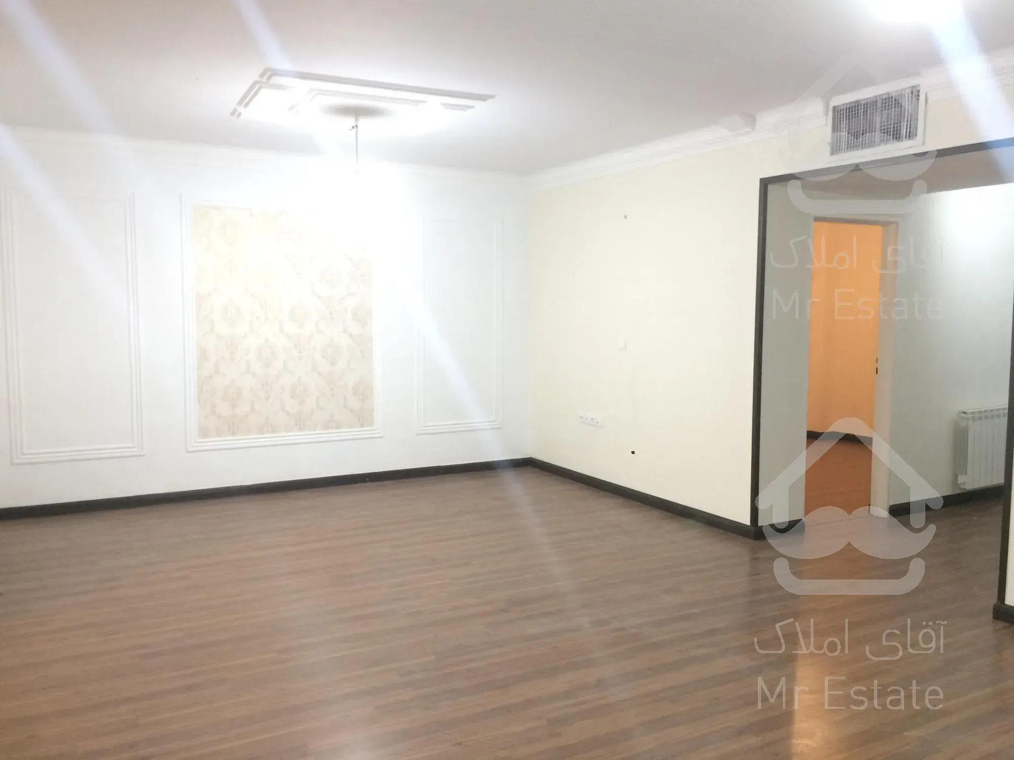 ۱۰۰متر تک واحدی صادقیه فردوس شرق زیر قیمت