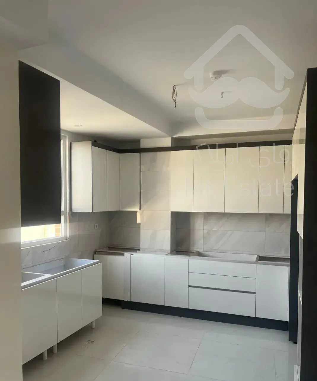 آپارتمان ۱۰۷ متری نوساز سپاه انقلاب قیمت بی نظیر