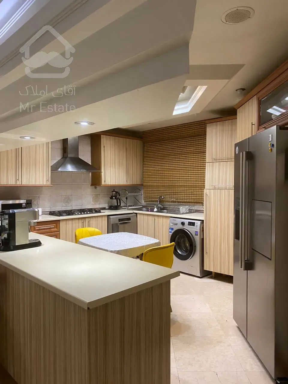 خرید وفروش اپارتمان ۲۲۰ متر ۴ خواب ونک شیراز شمالی