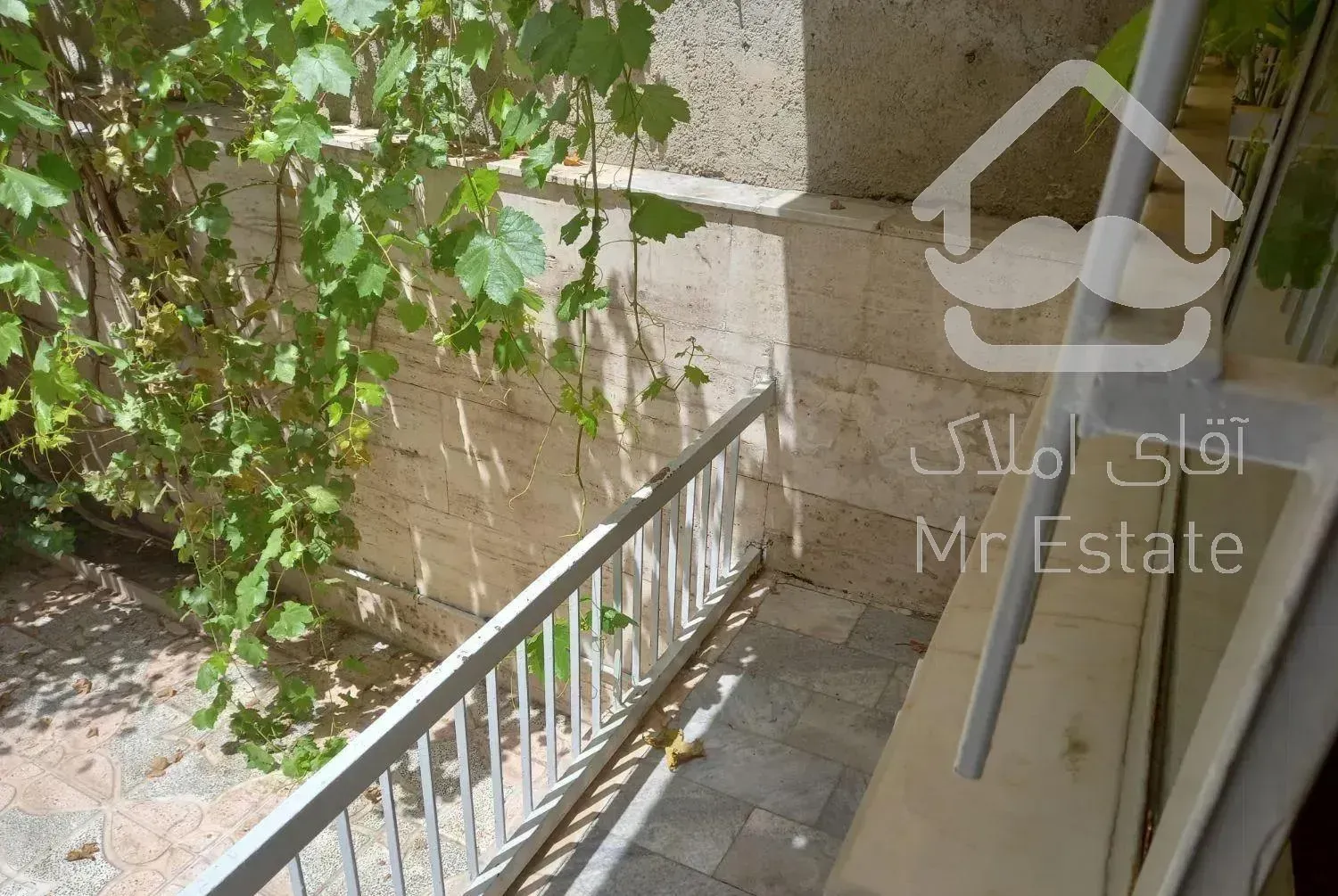 ۶۰ متری اجاره ای حیاط دار تک واحدی خ توکلی