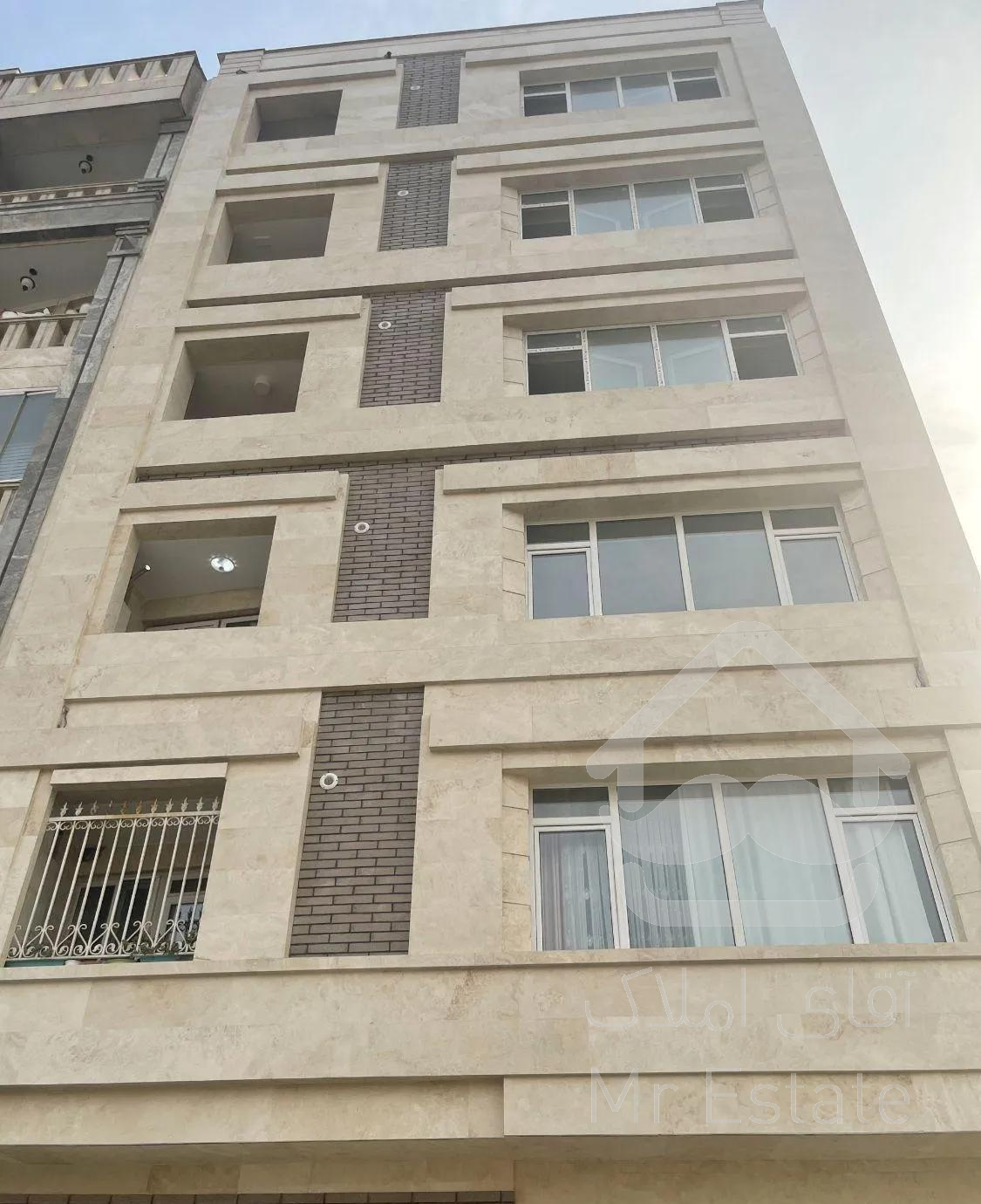 آپارتمان ۱۴۵ متر سه خواب / مناسب سرمایه گذاری