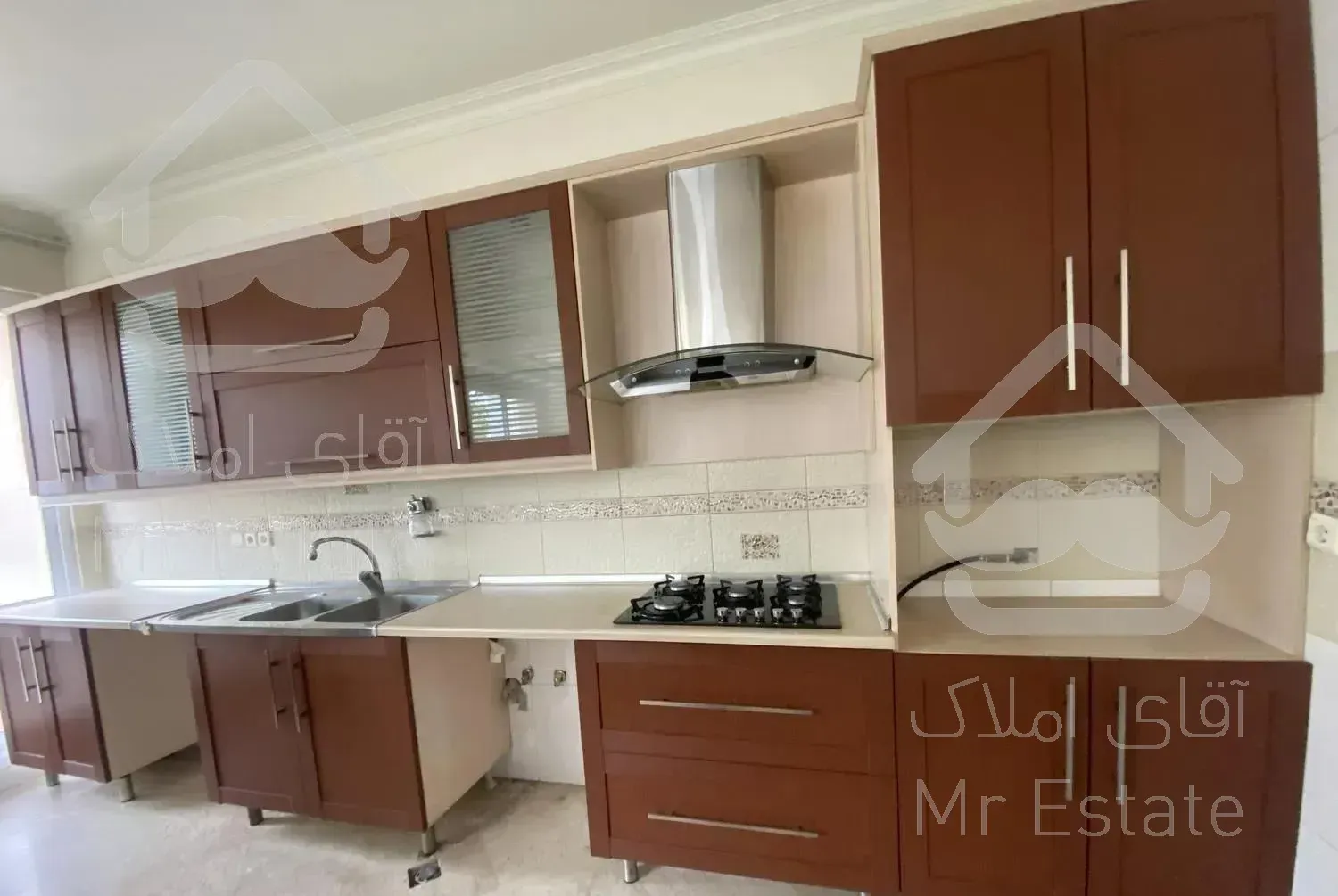 آپارتمان ۱۸۵ متری سه خواب حکمت