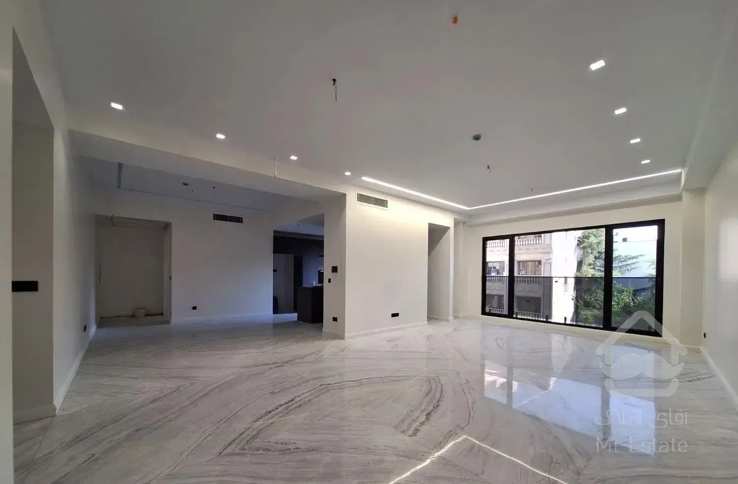 ۱۴۰ متر۲ خواب مستر کلیدنخورده و لوکس در نیاوران