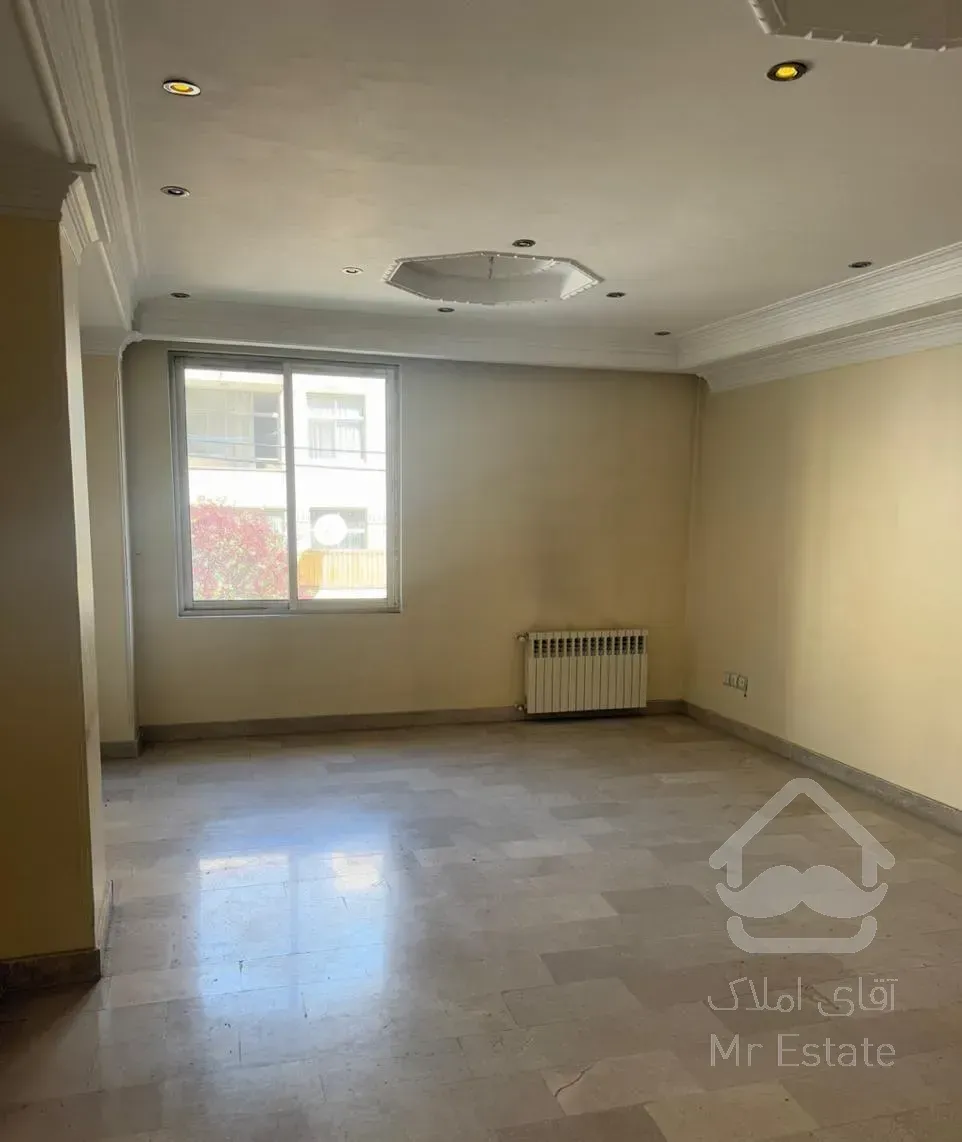 ۷۲ متری ۱ خواب روبه کوچه سالن پرده خور نزدیک اصلی