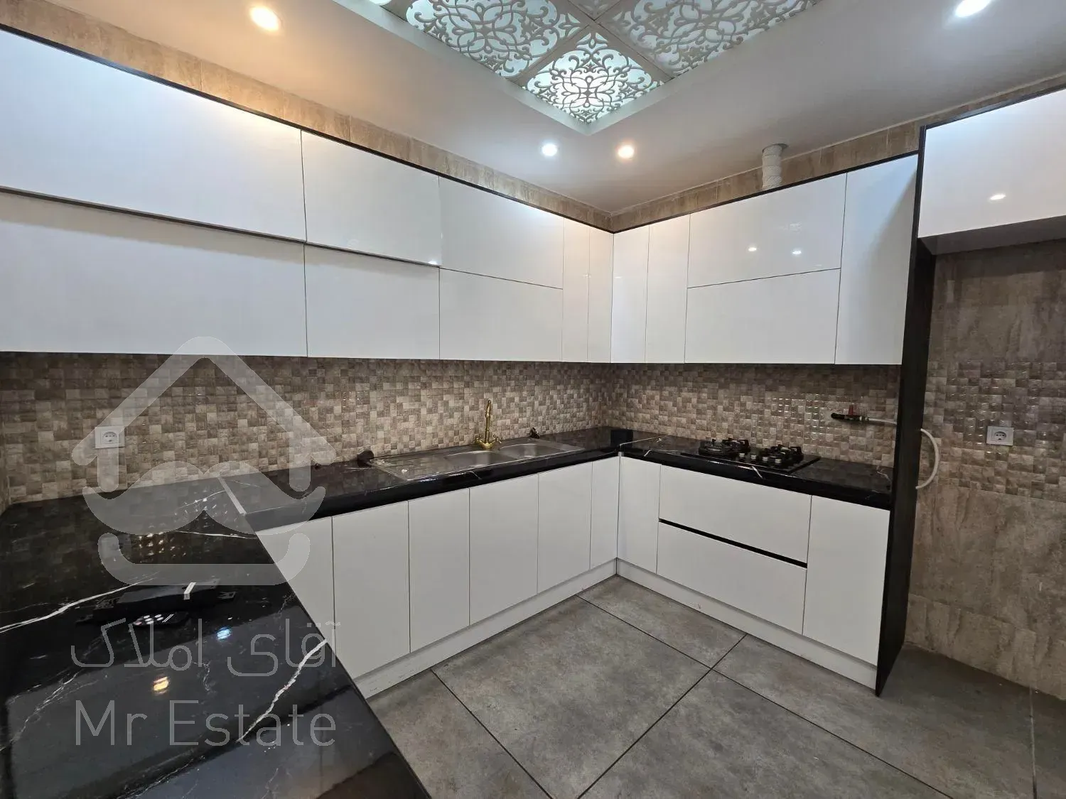 ۱۰۰مترشهرک غرب*برج اداری نوساز*۲پارکینگ*اداری