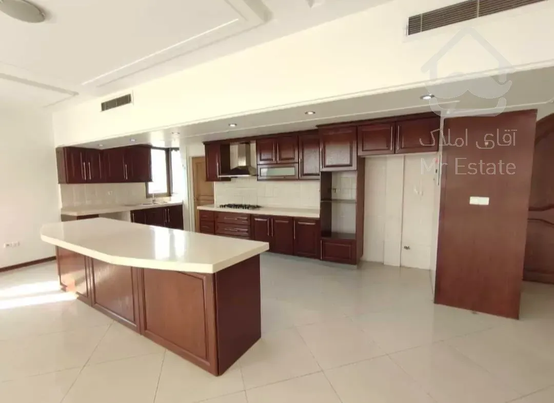 فروش اپارتمان 200 متری زعفرانیه