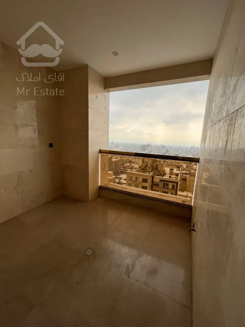 فروش واحد 200متری 3 خواب قیطریه غرق در نور