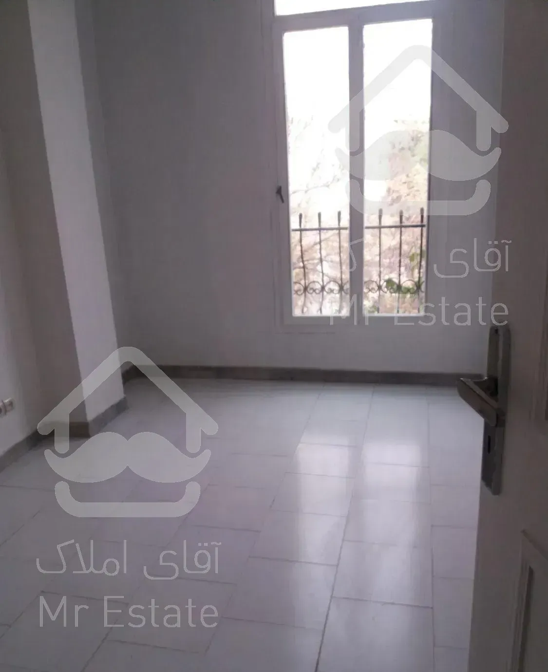 یک آپارتمان ۷۵متری دوخوابه ۵طبقه ۴واحدی طبقه ۲