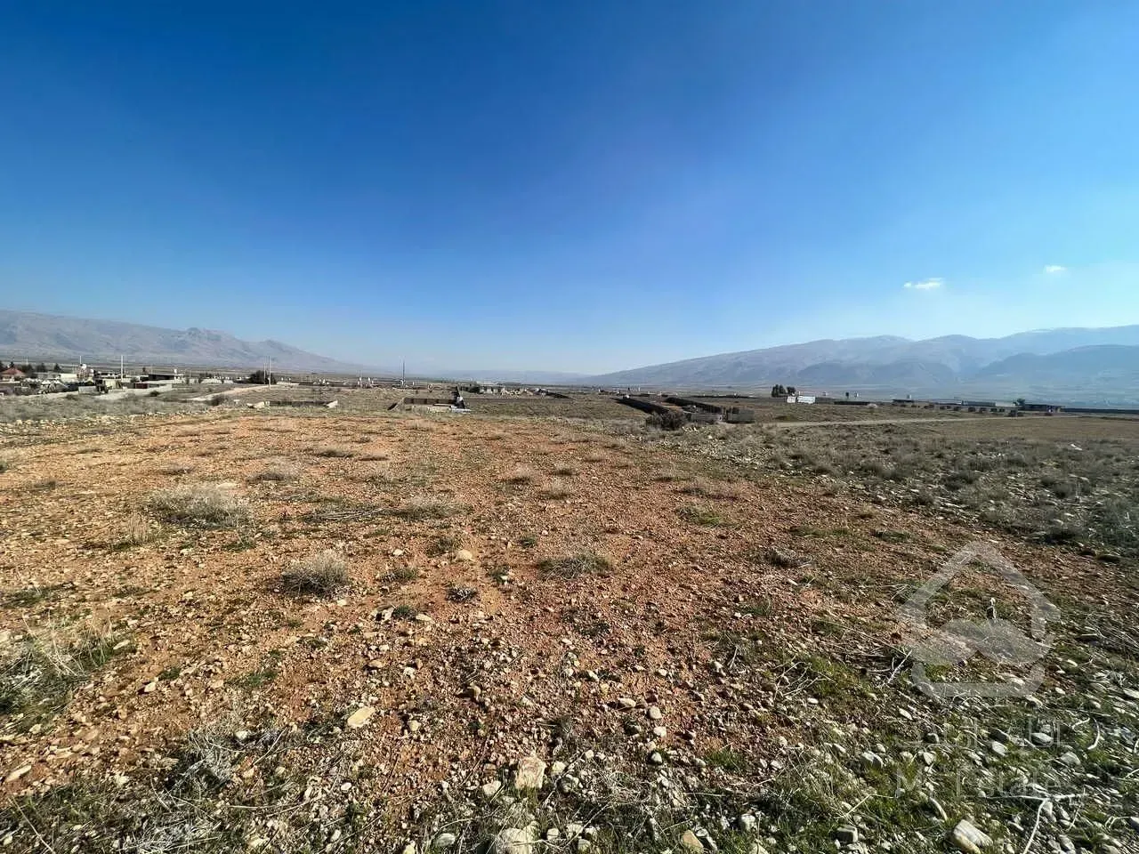 زمین 1000متری سیخ دارنگون