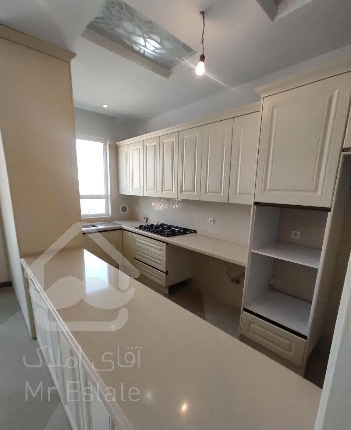 آپارتمان ۱۳۰ متر فرعی عریض فلکه اول