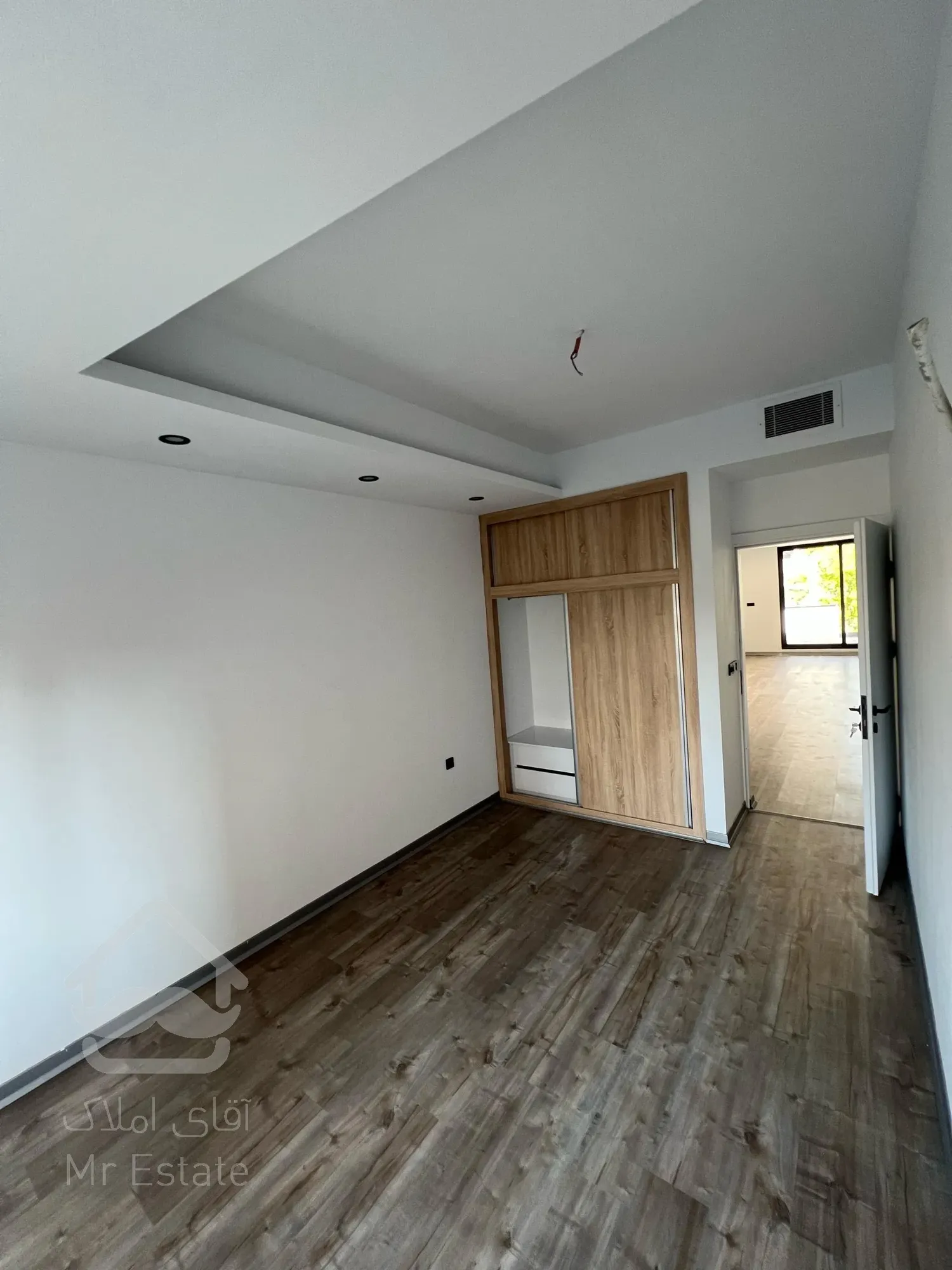 متراژ زمین ۱۷۰ متر