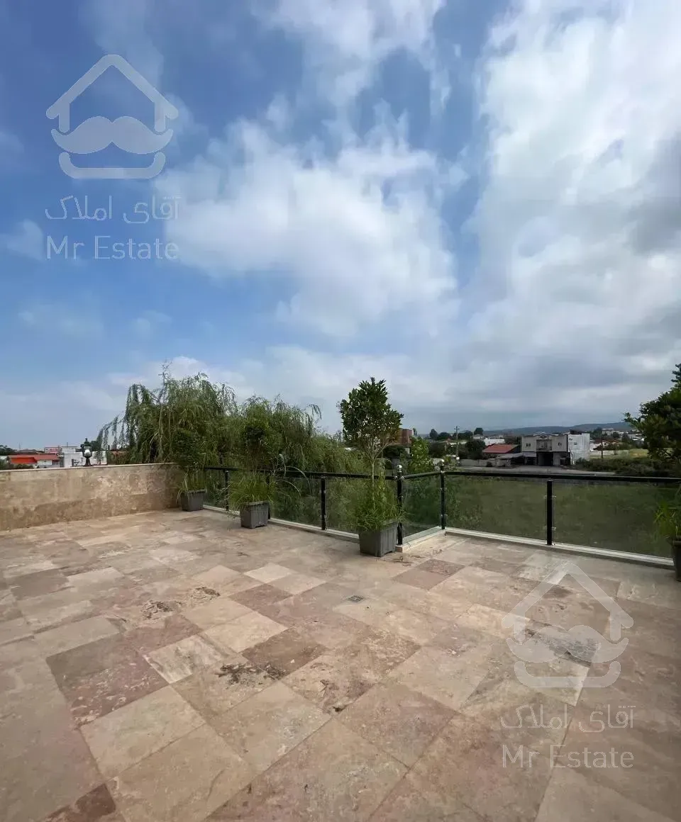 ویلا تریپلکس استخردار/نما مدرن /فاصله تا ساحل کم