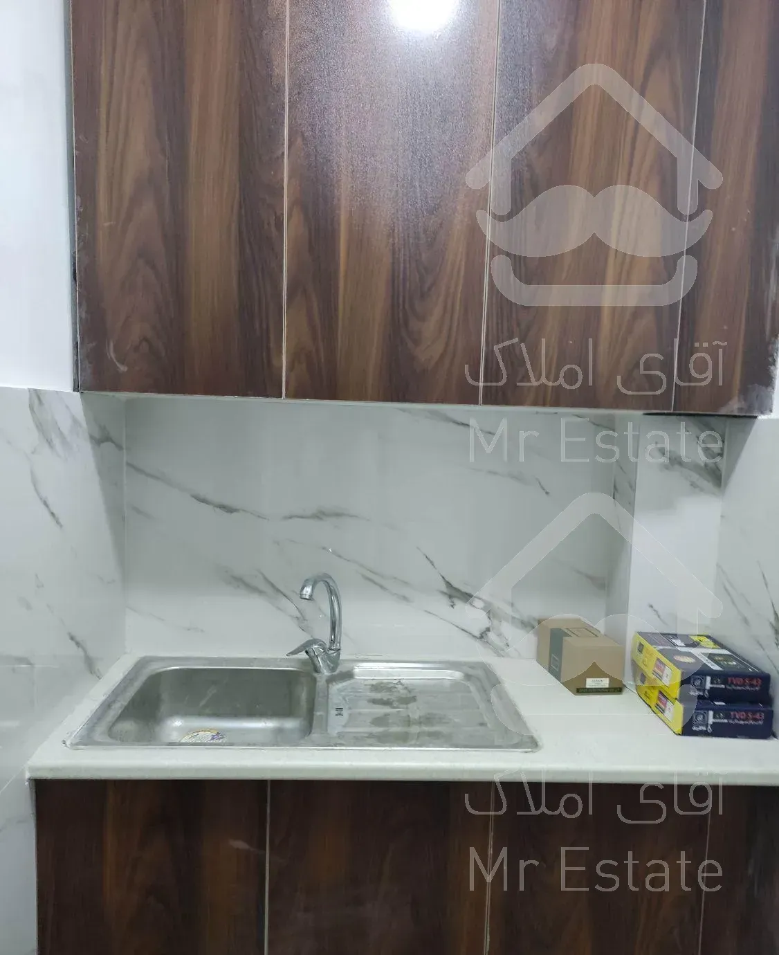 آپارتمان اداری 100متری صفرکلید نخورده و 2اتاق