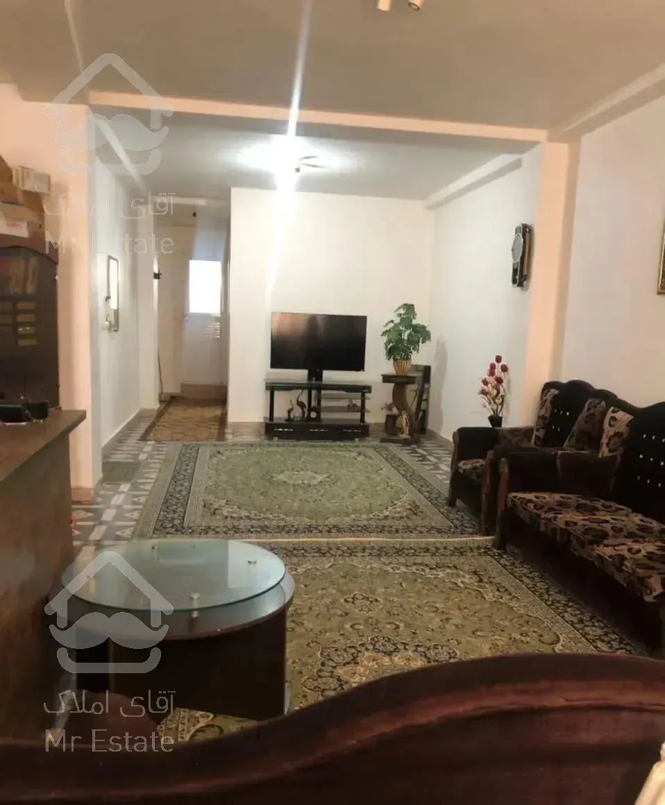 فروش واحد 90 متری آسانسور/ ساختمان کم واحد