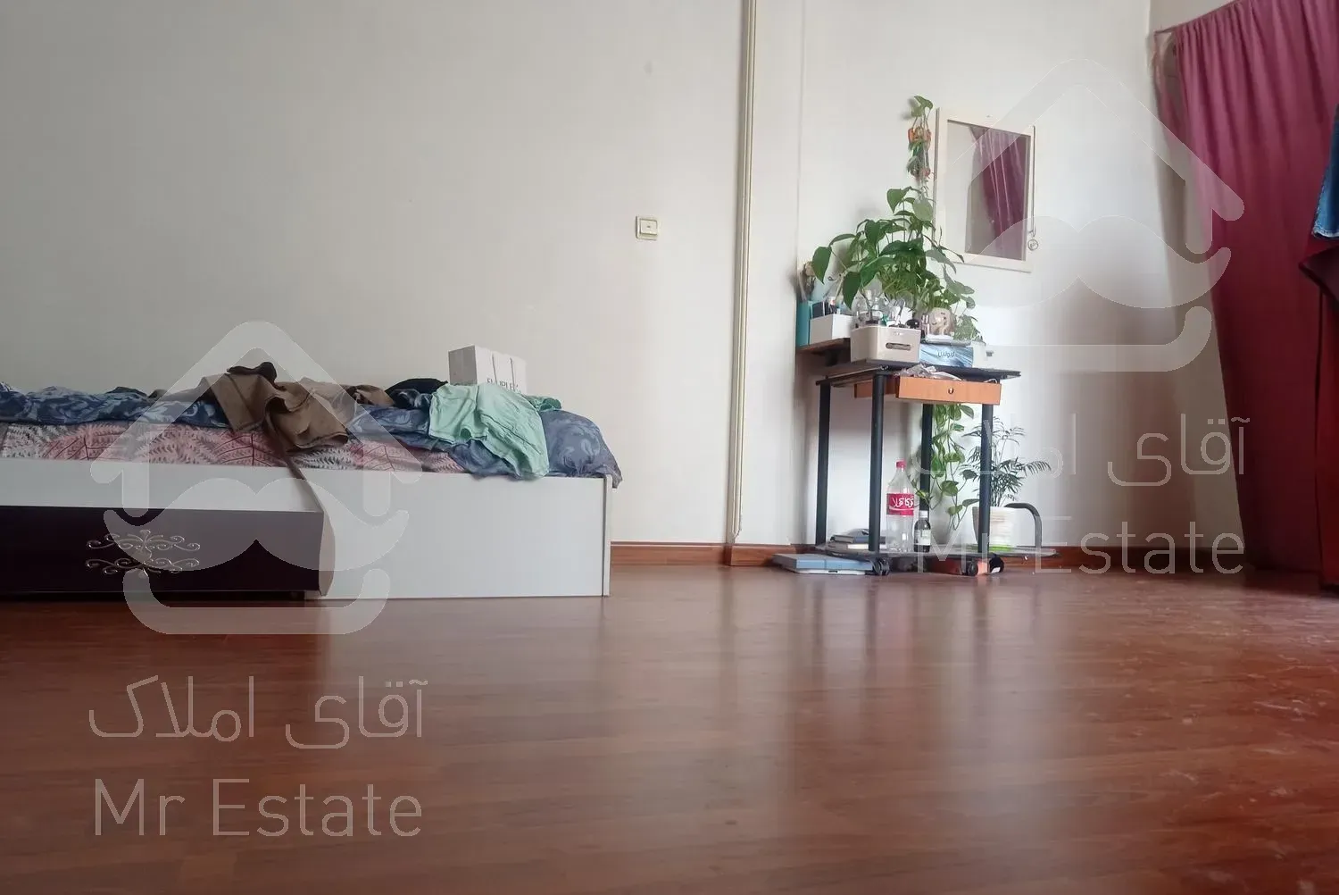 همخونه خانم کارمند موجه