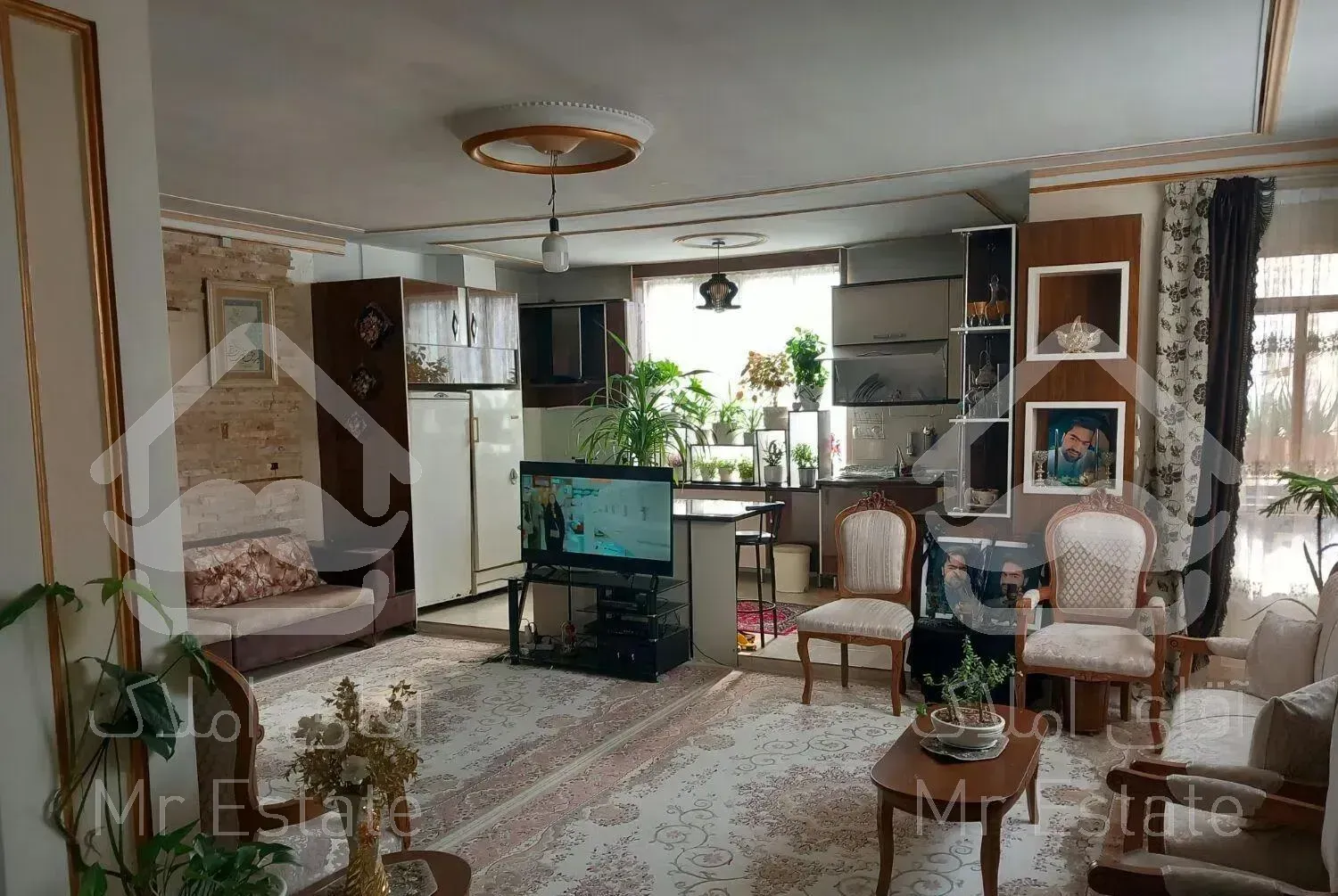 اپارتمان ۱۰۰متری طبقه دوم با پارکینگ اختصاصی