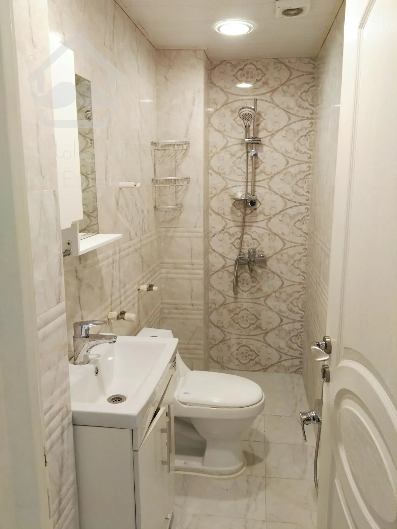 اجاره‌ آپارتمان دو خوابه سوپر لوکس صادقیه بلوار فردوس شرق