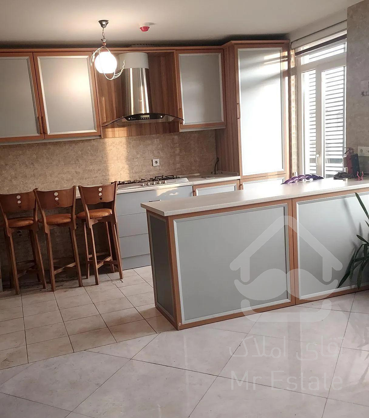 ۱۰۶ متر /۲خوابه/سازمان برنامه جنوبی