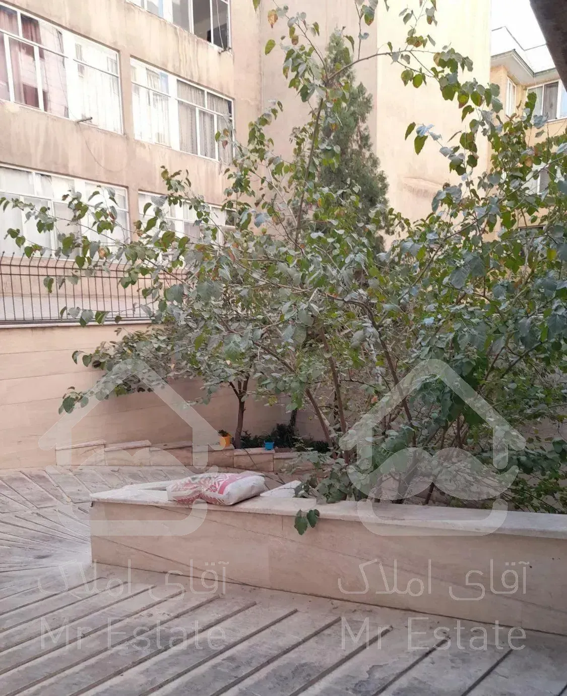 اپارتمان مسکونی.فول.۱۲۱متر.۲ پارکینگ.نزدیک مترو