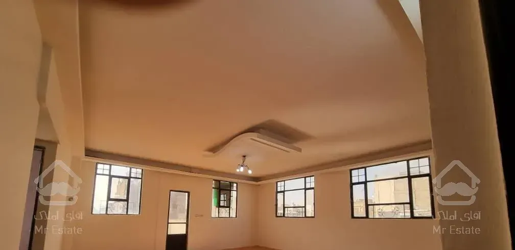 ۱۱۰متری/سردونبش/معبر۳۰متری/آسانسور انباری