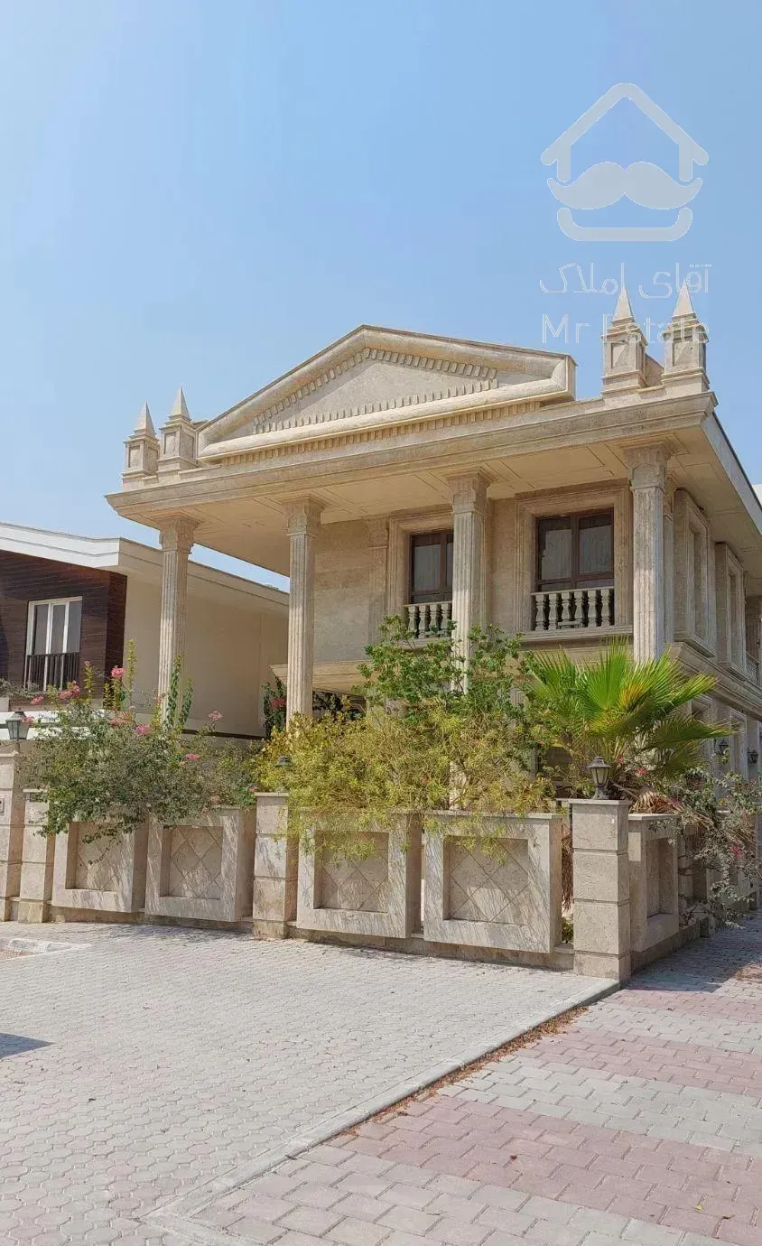 فروش ۳۰۰ متر ویلایی  / منطقه اعیان نشین دامون