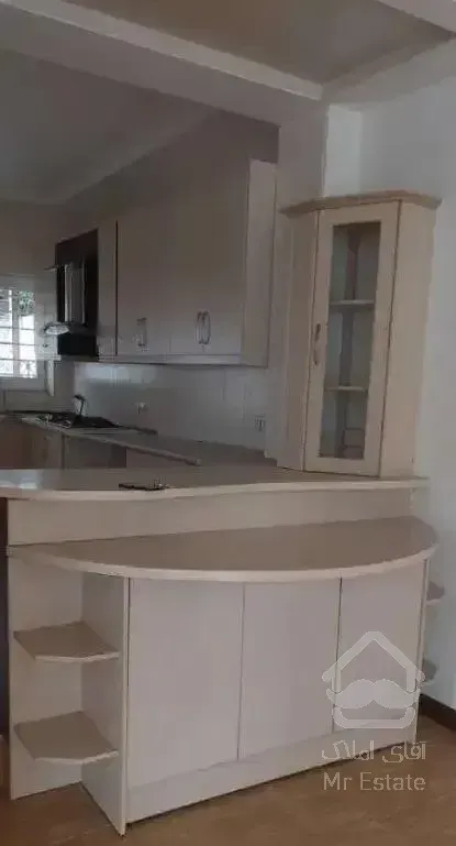 رهن و اجاره واحد 110 متری بلوار معلم