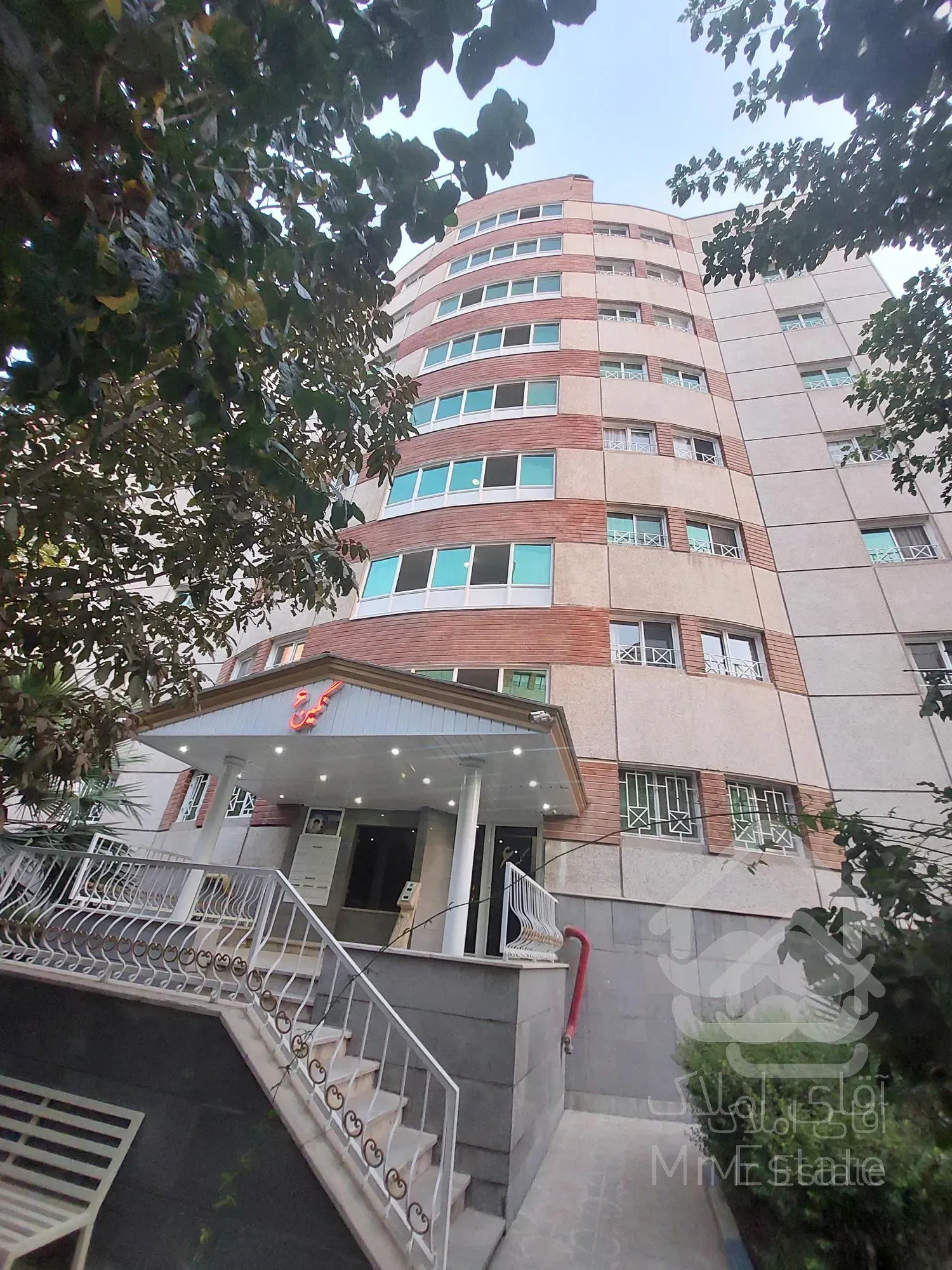 ۱۱۴ متری ۲ خوابه سند دار فول امکانات