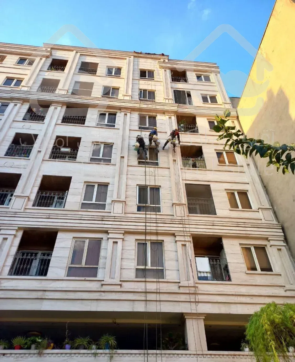 پیچ و رولپلاک سنگ نما با طناب راپل