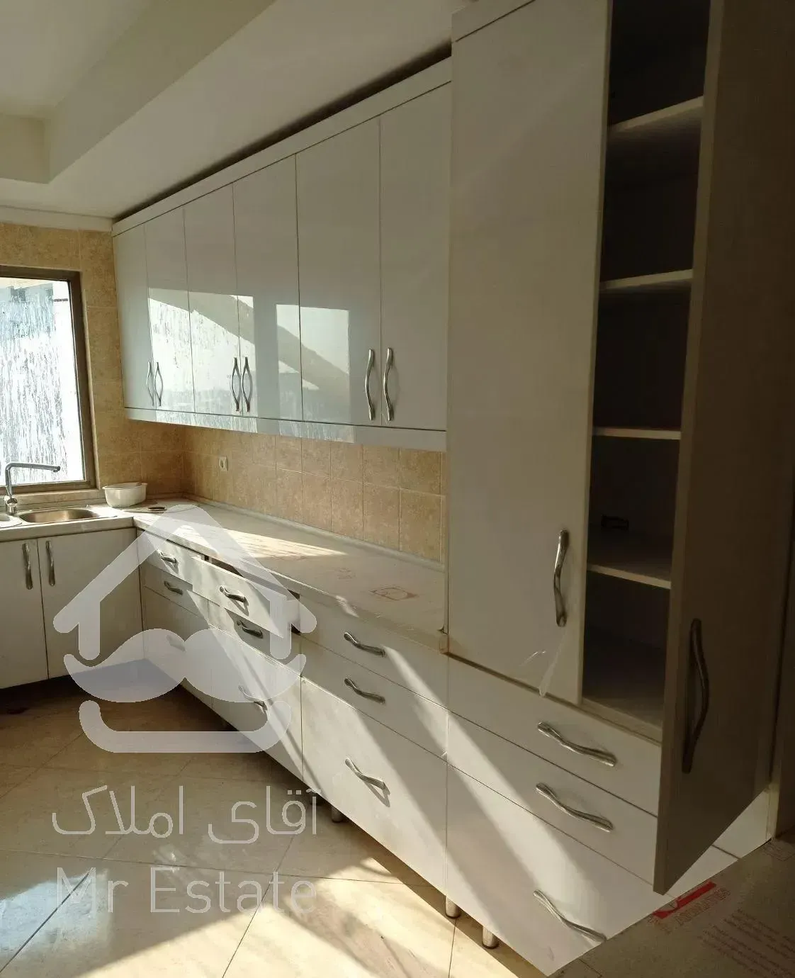 150متر /غرق نور/لابی شیک و مجلل/تراس قابل چیدمان