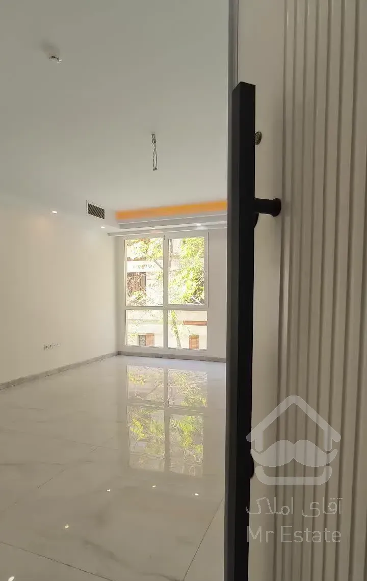 آپارتمان 142 متر * تکواحد * «کلیدنخورده ' غرق نور»