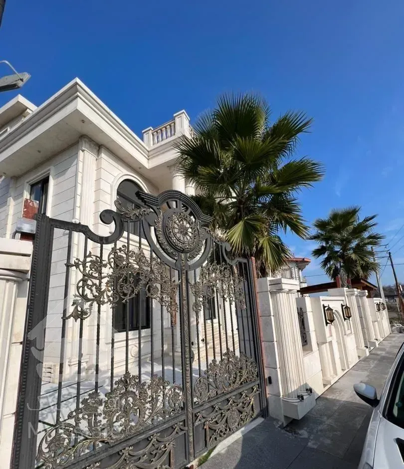 ویلای استخردار۵۰۰ متری تریبلکس نزدیک دریا شیرود