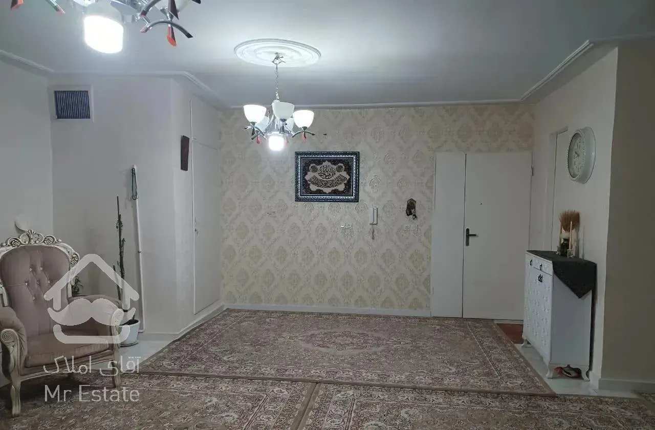 واحد ۸۸ متری غرق در نور در مدرس شمالی