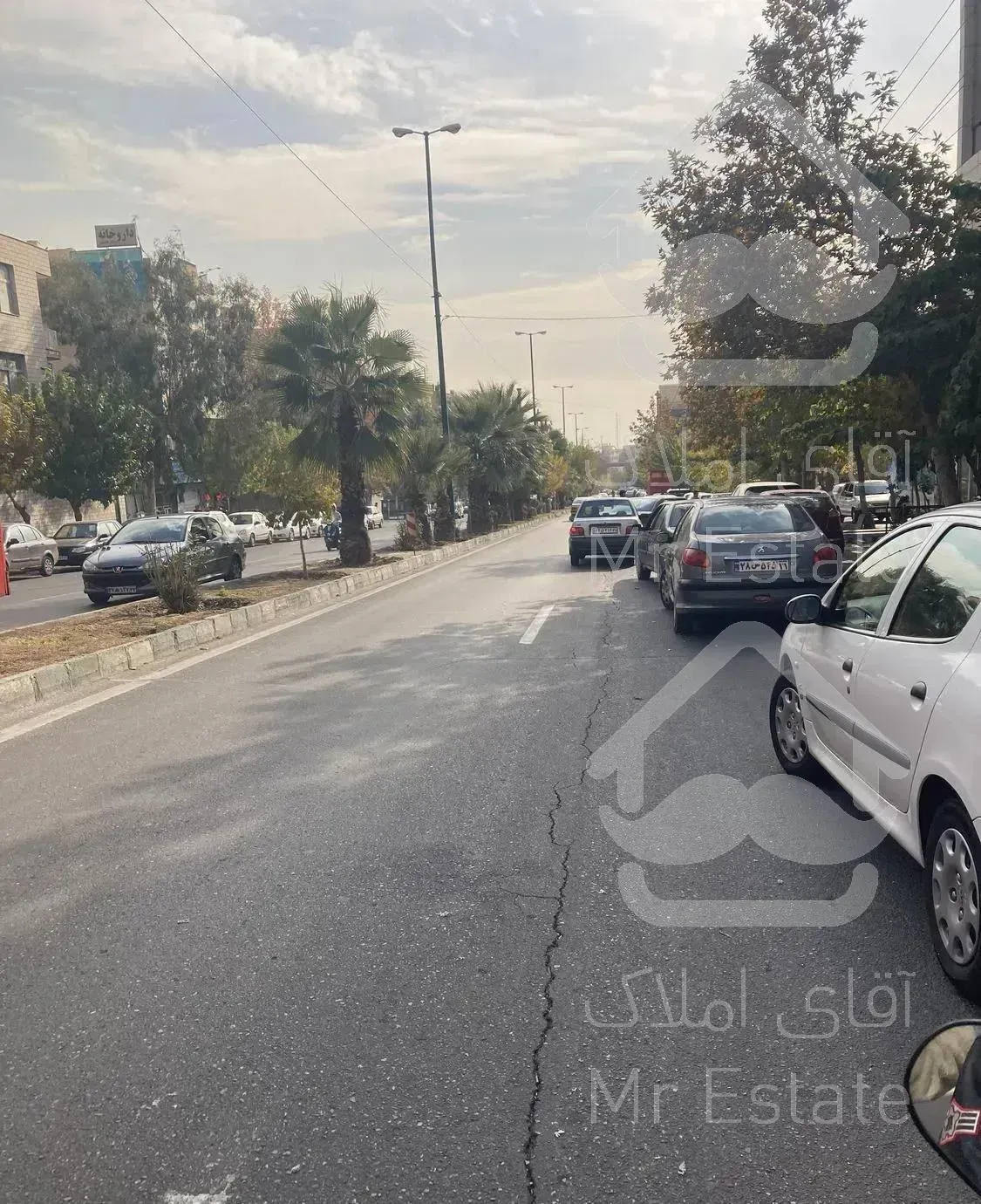 بر اصلی/کافه/رستوران/فروشگاه/قنادی بانک