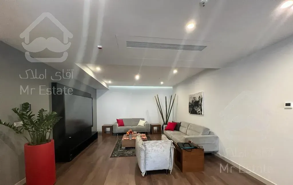 175 متر سه خوابه نوساز در برج های دو قلو میکا