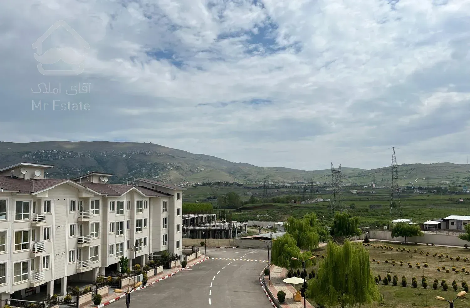 آپارتمان شهرک پارمیس کلاردشت