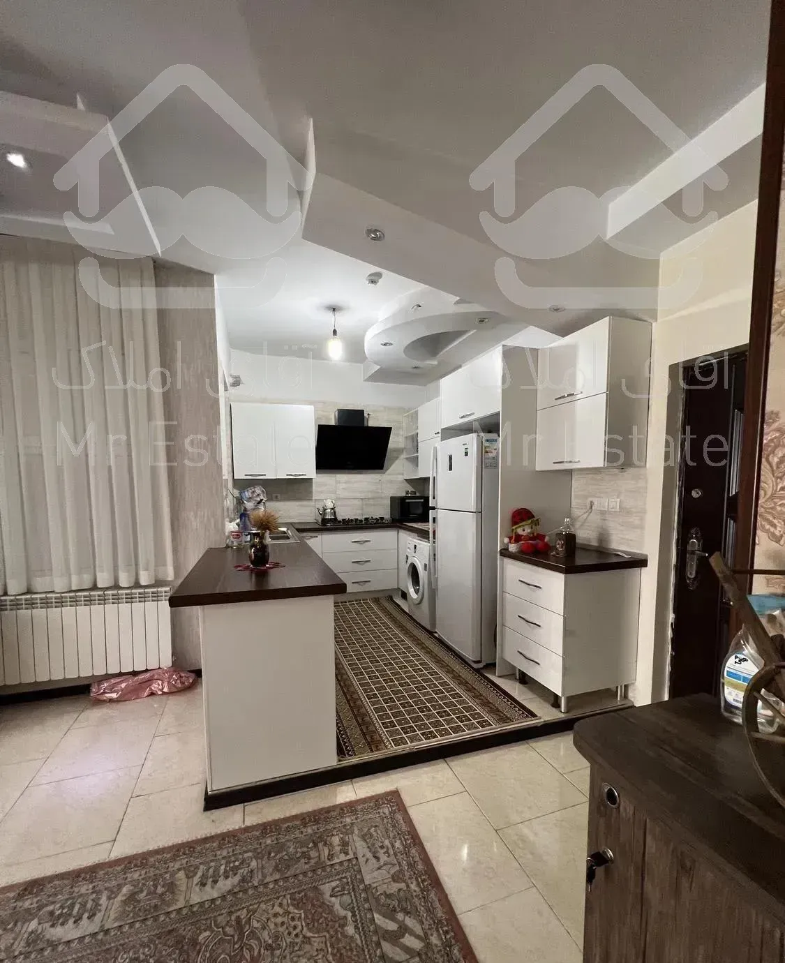 ۹۸ متر آپارتمان خوش نقشه/غرق نور/ لاله ها