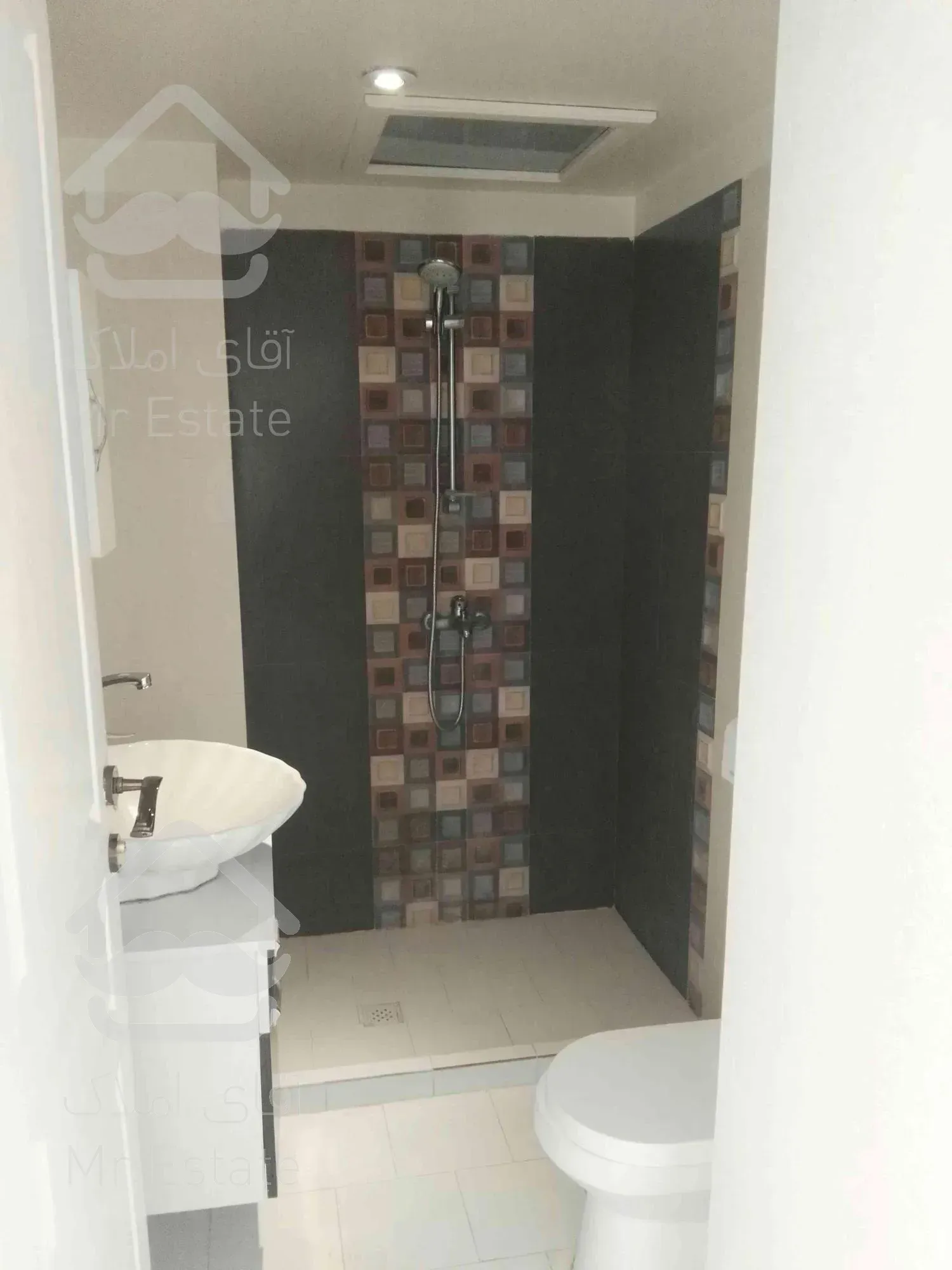 ۹۵ متر فول امکانات شیک کاشانی گلها