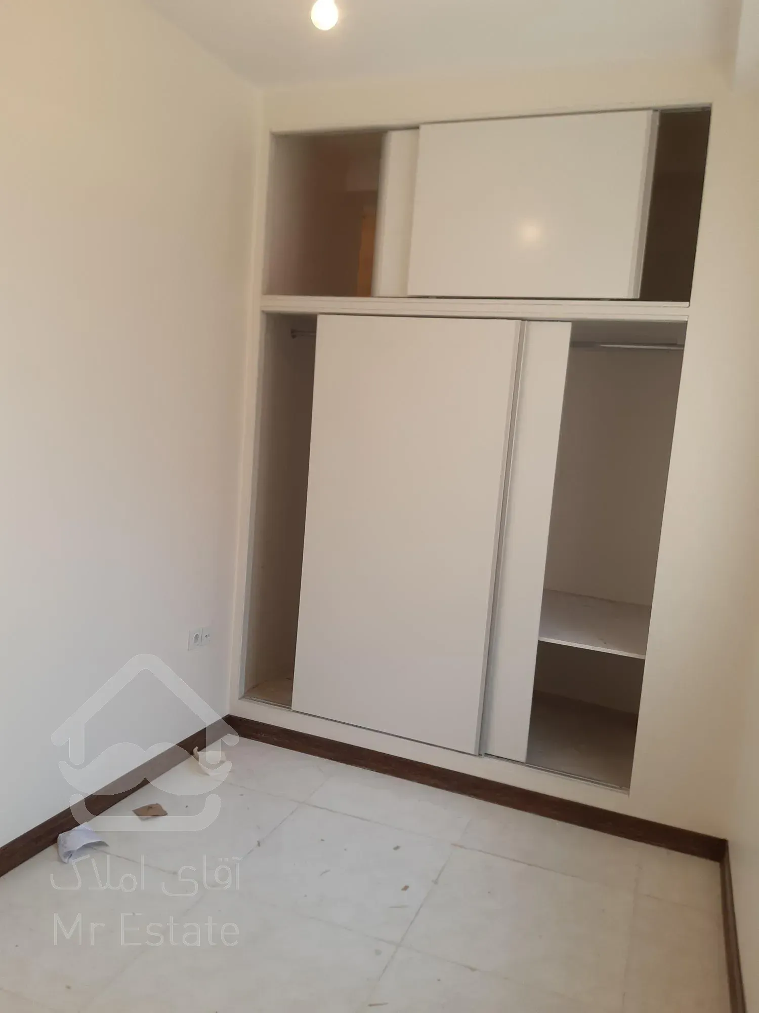 ۸۳متری دوخوابه استادمعین